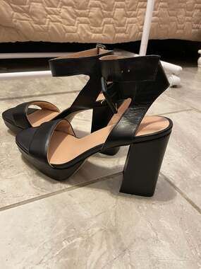 27 EDIT Naturalizer Jaselle Platform Block Heel Sandals in Black Leather